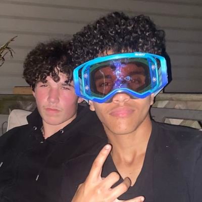 x4 profile picture